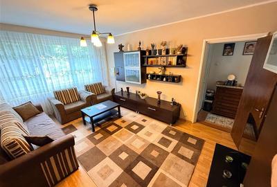Apartament cu 3 camere decomandat în Obor