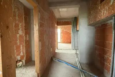 Casa 10 camere Nefinalizata 600 m Utili 2500 m Teren Padure 400 m - 14