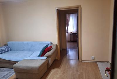 Apartament cu 2 camere semidecomandat în Berceni