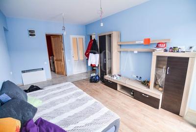 Casa 12 camere de vanzare in Floresti - 13