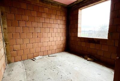 Casă P+M la roșu de vânzare în Cihei – Grigorescu II - 6
