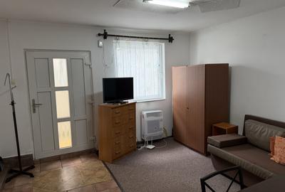 Garsoniera la casa str.moldoveanu-milea acces separat - 1