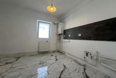 Apartament 3 camere,langa generala 30