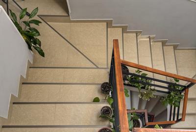 Casa consolidata - Tineretului - Singur curte - 6