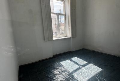 Apartament la casa de vânzare 2 camere baie - 2