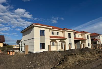 Duplex cu 5 camere în Moșnița Nouă