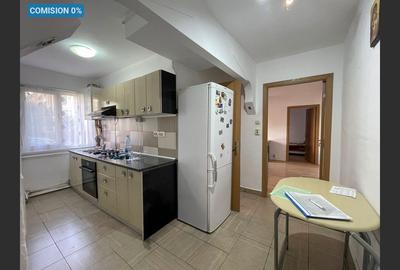 Apartament cu 3 camere semidecomandat în Govândari