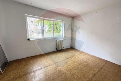 De vânzare apartament  2 camere , Etaj  1, Str. Moldovei, Rogerius - 8