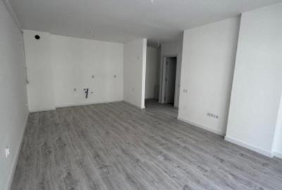 Apartament cu 2 camere semidecomandat în Florești