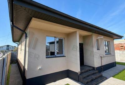 Casă individuala în Berceni, curte 370 mp, terasă acoperită, 2 băi - 1