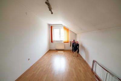 Vilă in Andrei Mureșanu,  6 camere, teren 600 mp - 18
