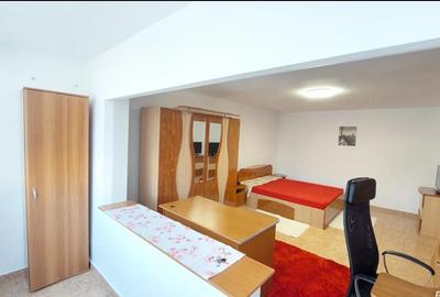 Garsonieră decomandată în Decebal