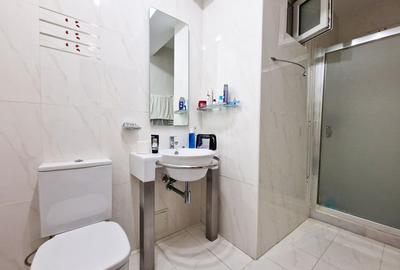 De închiriat Apartament de 3 Camere, Vedere la Mare, în Centru, 180mp utili. - 13