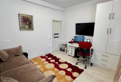 Domenii Vand Casa 5 cam D+P+E renovata instalatii noi finisaje calitate superioa - 10