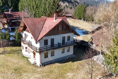 Casă de vacanță în Plaiul Foii | Zărnești | P+E+M | Cadru natural - 2