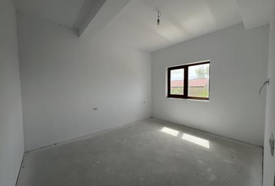 Chisoda - Duplex cu 5 camere despartit prin camera tehnica - 2