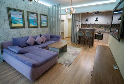 Apartament cu 2 camere semidecomandat, mobilat în Central