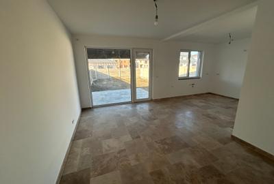 PROPRIETAR !!! Duplex pe parter la cheie, cu doua dormitoare si doua bai - 2