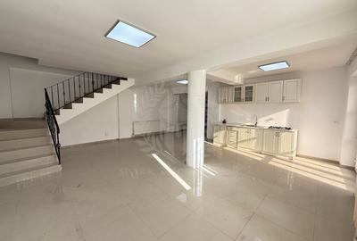 Spațiu comercial, de 240 mp, în Central