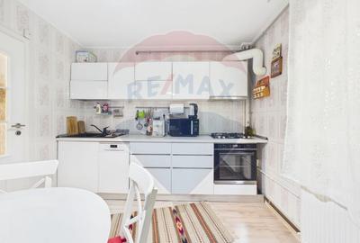 Apartament cu 4 camere de vanzare, Centrala proprie, 13 Septembrie - 6