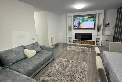 Apartament de vanzare, 3 camere, 65 mp - zona Stejarului - 1