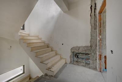 Casa se preda finisata - 4 bai - 3 dormitoare - curte - parcare - metrou Păcii - 14