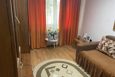 Apartament 3 camere , zona ultracentrala -Casa de Pensii Focsani, decomandat, im - 1