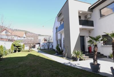 Vanzare Ultracentral orasul Piatra Neamt compus din 3000 mp teren si 4 cladiri - 16