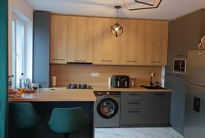 Apartament cu 3 camere decomandat, mobilat în Central
