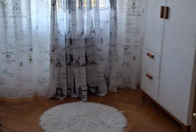 Apartament 3 camere central, etajul 3/3, decomandat cu CT. - 1