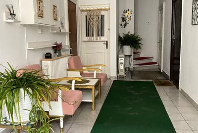 De Vanzare Vila Interbelica, 8-10 Camere, Romana - Zodiac - 1