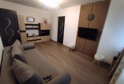 Apartament cu 2 camere decomandat, mobilat în Central