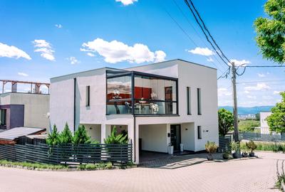Casă individuală cu 4 camere în Exterior Est