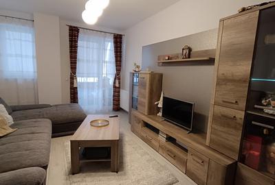 Apartament cu 2 camere decomandat, mobilat în Turnișor