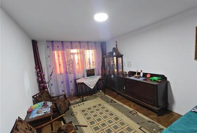 Apartament cu 2 camere decomandat, mobilat în Micro 5