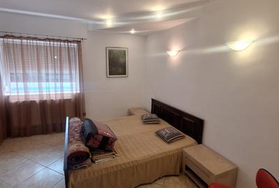 Zona Trocadero , imobil 90 mp., IDEAL BIROURI, curte - 15