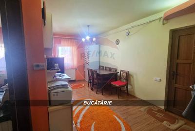 OCAZIE!!! Apartament cu 3 camere, 2 bai et. 2 Str. Hortensiei CENTRAL - 7