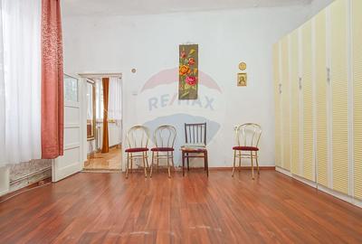 Proprietate cu 2 apartamente și garaj, Schei - 12