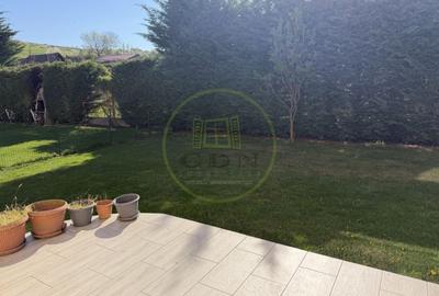 Apartament cu 3 camere decomandat, mobilat în Borhanci