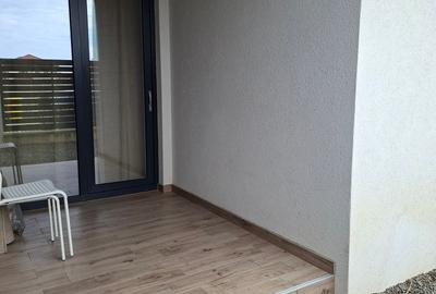 Bloc nou,  apartament   cu  parcare si curte proprie. - 11