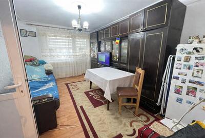 Apartament 2 camere decomandat-Podu Ros-etaj 3-bloc fara risc - 3