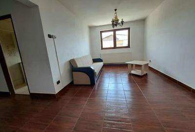 Apartament cu 3 camere decomandat în Micro 5