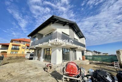 Casă individuală cu 5 camere în Cristian