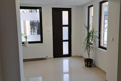 Trocadeo, casa ideal BIROURI, curte - 1