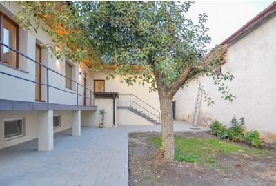 Casa semimobilata renovata modern in zona Spitalul Judetean - 1