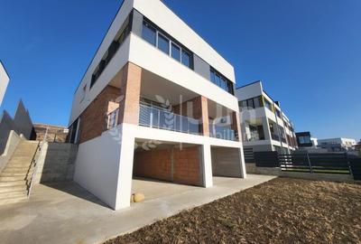 Casa tip duplex | 4 camere | 200mp teren | Panorama | Zona Voronet! - 1