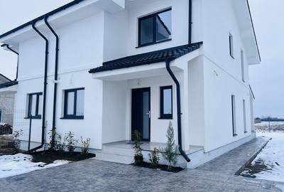 Duplex 3 camere, P+E, 91 mp utili, 250mp teren - Mosnita Veche - 1