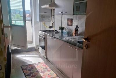 Apartament cu 2 camere decomandat, mobilat în Semicentral