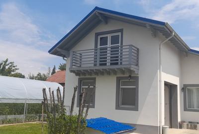 Casă individuală cu 5 camere în Periferie