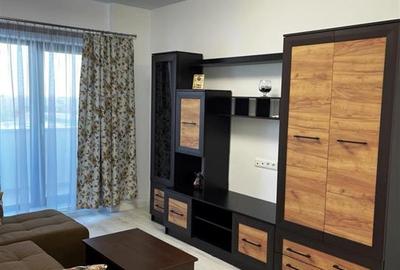 Apartament cu 2 camere semidecomandat, mobilat în Vest